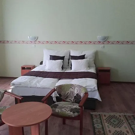 Réka Vendéghàz 3*